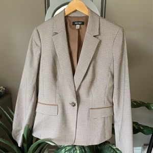 Gorgeous Nine West blazer